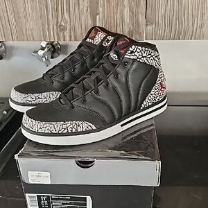 Mike Air Jordan Black and White Sneakers